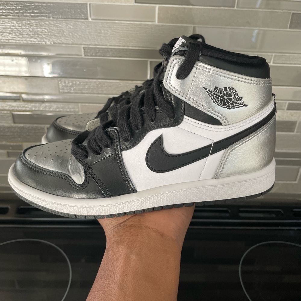 Nike Jordan 1 OG High Silver Toe  Youth 1.5Y